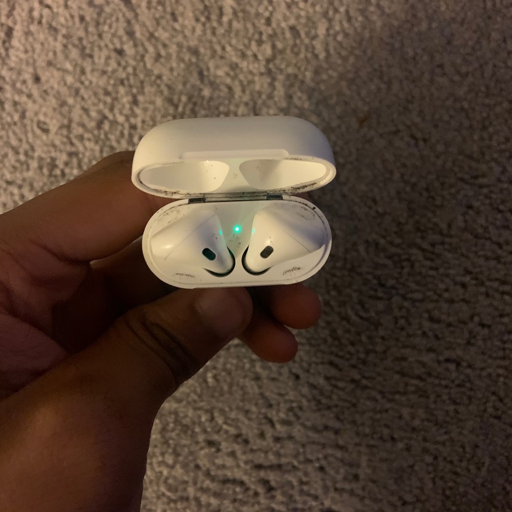 AirPods